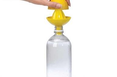 Spremiagrumi bottiglia Sombrero Juicer by Umbra