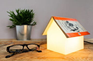 Bookrest Lamp, la lampada da lettura che diventa segnalibro