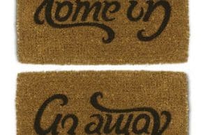 Go Away / Come in, il tappeto occasionale