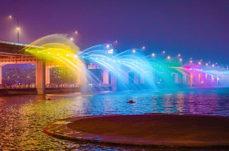 Ponte Banpo a Seoul la spettacolare fontana arcobaleno sul fiume Han