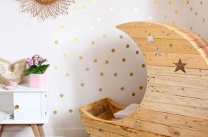 Moon Cradle, la culla per neonati a forma di luna