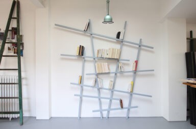 Libreria Mikado: il design gioca con gli equilibri