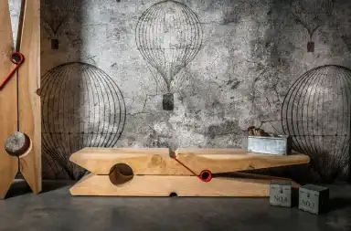 Panca Molletta: una molletta gigante diventa una seduta di design