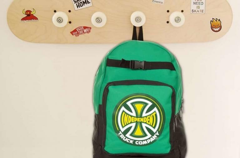 Appendiabiti creativi con gli skateboard di SkateHome