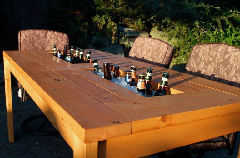 Tavolo da esterno fai da te con frigorifero integrato
