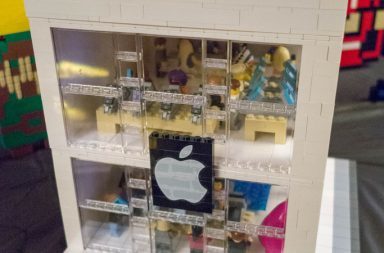 LEGO Apple Store by Jon Lazar