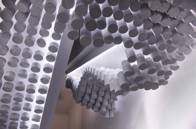 Installazione “La Nube” by Bea e Mecha Palacio