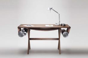 Oscar scrittoio: un mobile in noce Valsecchi 1918