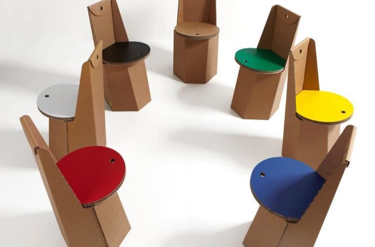 Sedie di cartone per un design sostenibile