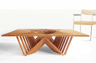 Rising Table, un piano di legno in trasformazione