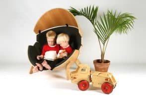 Hideaway, una sedia per bambini a forma di guscio