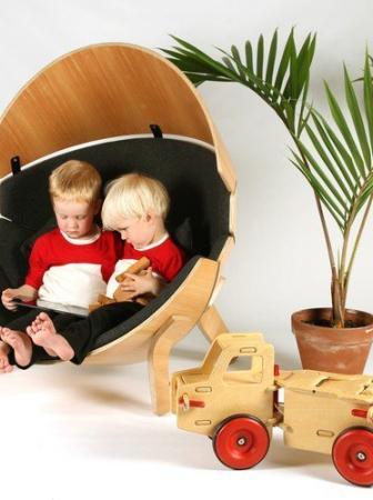 Hideaway, una sedia per bambini a forma di guscio