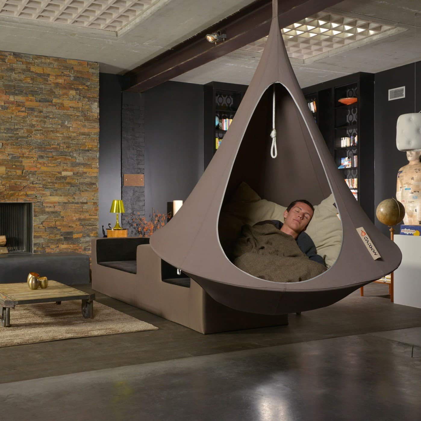 Cacoon, la poltrona pensile per il relax dentro e fuori casa - Design Miss