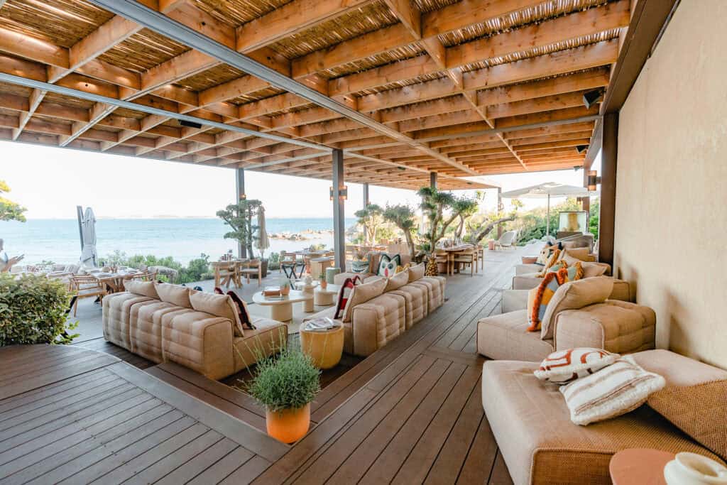 Mates Gervasoni Outdoor nella zona lounge di La Crique
