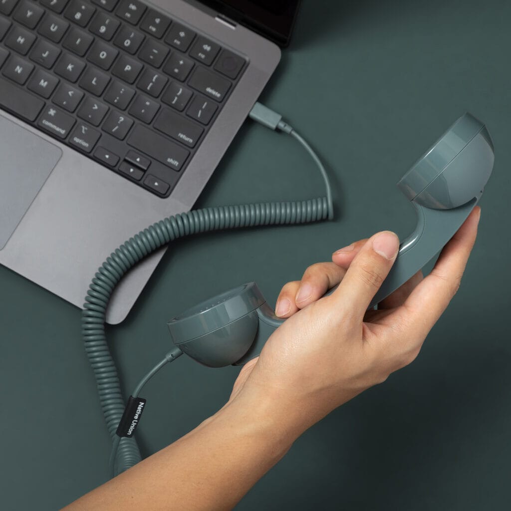 Pop Phone di Native Union nei diversi colori